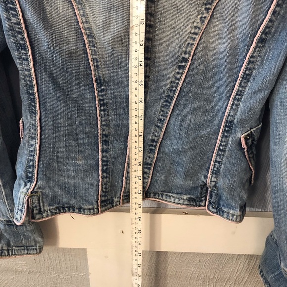 Women’s XS/S Denim Jacket Pink Detail Front Pockets 100% Cotton Semi Distressed - Picture 10 of 12